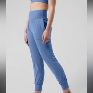Athleta salutation joggers blue size small